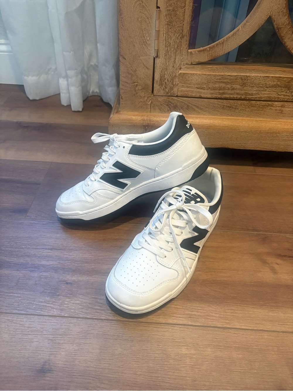 New Balance Men’s White & Black Low-Top Sneakers